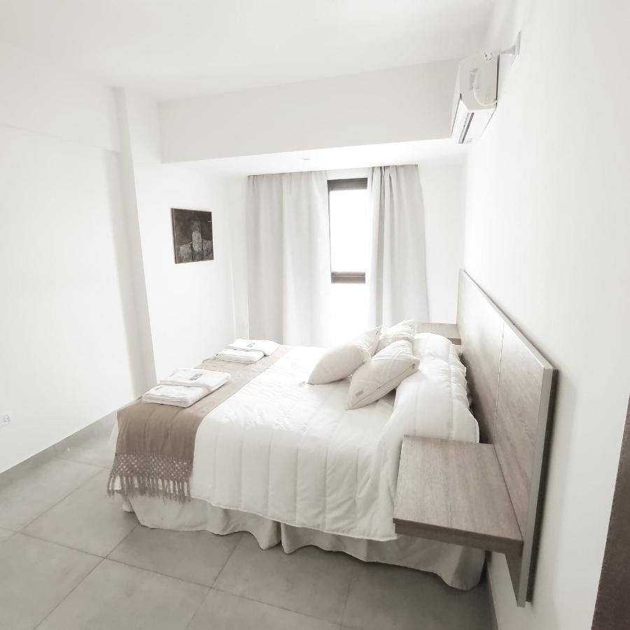 Apartment Pr - *