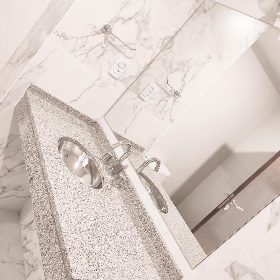 Apartment Pr - *